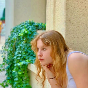 Meet your Posher, Ariana